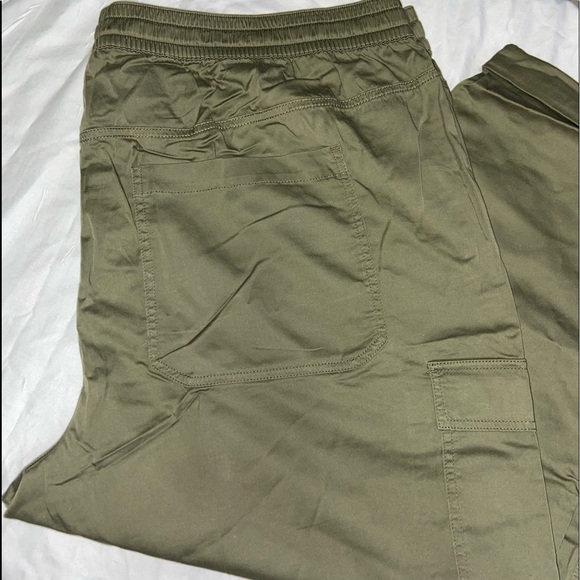 🆕 Lane Bryant Ankle Cargo Pants - Picture 6 of 13